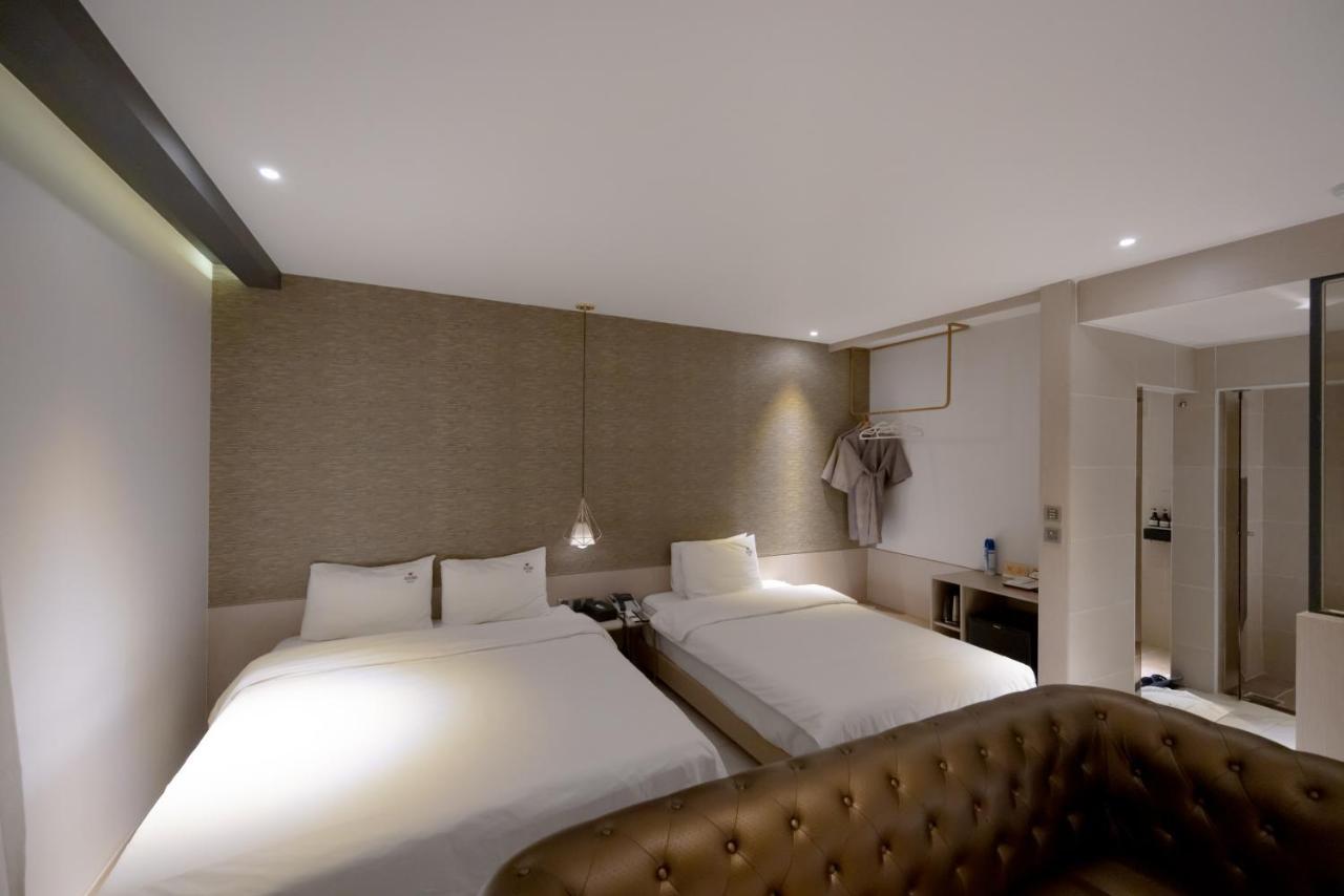 Hound Hotel Seomyeon-Beomcheon Busan Exterior photo