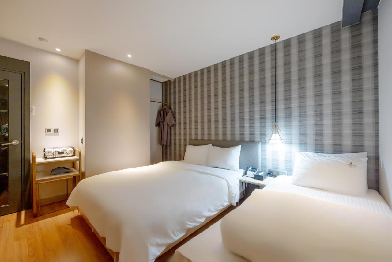 Hound Hotel Seomyeon-Beomcheon Busan Exterior photo