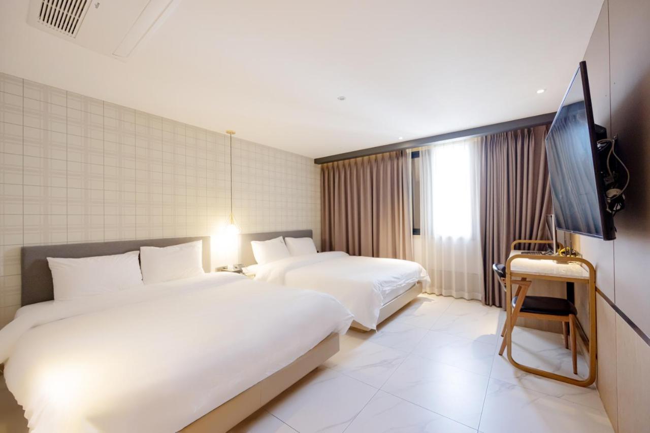 Hound Hotel Seomyeon-Beomcheon Busan Exterior photo